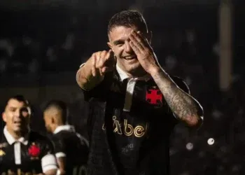 Staff de Vegetti assegura que a renovação com o Vasco está em bom andamento.