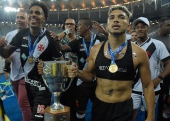 Confira a lista de partidas do Vasco contra equipes sob o comando de Fernando Diniz, o recém-nomeado técnico do Cruzeiro.