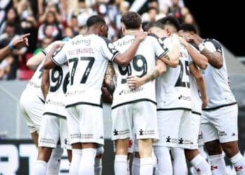 Vasco conta com 7 jogadores sob risco de suspensão para a partida contra o Cruzeiro.