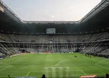 Atlético-MG ignora a CBF e anuncia que o jogo de ida contra o Vasco na semifinal da Copa do Brasil ocorrerá em 02/10 às 19h15.