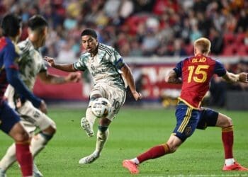 Evander compartilha suas experiências na MLS, conexão com o Vasco e oferta do Flamengo