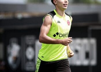 Vasco compartilha imagens do treino de sexta-feira no CT Moacyr Barbosa; confira.