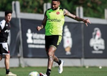 Jair irá a Belo Horizonte para participar dos treinos; atleta não será incluído nas partidas.
