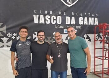 Presidente da Federação de Voleibol do Estado do Rio de Janeiro esteve em São Januário nesta segunda-feira