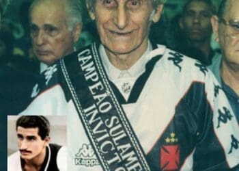Veja a imagem do argentino Rafanelli, datada de 1997, durante a celebração em homenagem aos campeões do Sul-Americano de 1948.