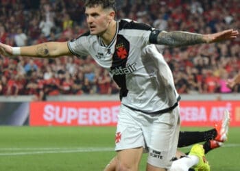 Vegetti pode se tornar um dos artilheiros do Vasco na Copa do Brasil, se juntando a Edmundo, Alecsandro e Valdiram.