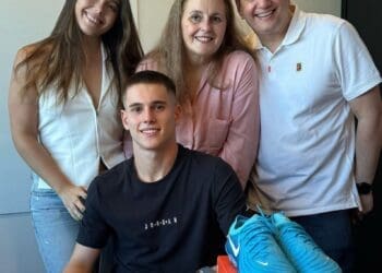 Estrella renova seu contrato com a Nike