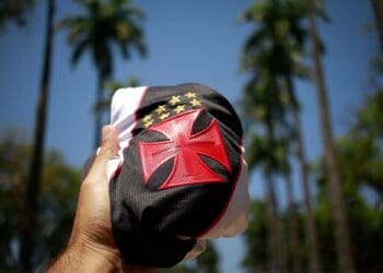 Vasco compartilha imagem da camisa em Belo Horizonte; confira