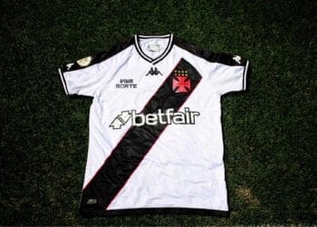 Vasco atuará com seu uniforme branco no confronto contra o Atlético-MG.