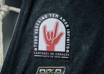 Em comemoração ao Dia Nacional dos Surdos, os nomes dos jogadores do Vasco serão exibidos nas camisas usando a Libras.