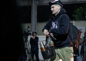 Veja imagens da chegada dos atletas do Vasco a São Januário para a partida contra o Juventude.