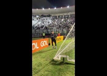 Veja o vídeo do aquecimento dos atletas do Vasco em São Januário.