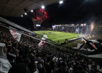 Vasco expressa gratidão pela presença e apoio dos torcedores em São Januário no jogo contra o Juventude.