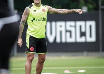 Vasco compartilha imagens do treinamento realizado nesta quarta-feira no CT Moacyr Barbosa; confira.