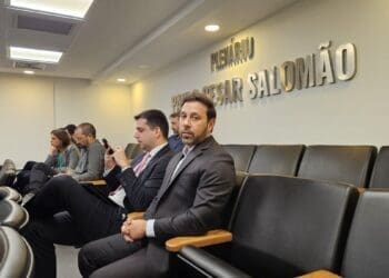 Presidente da Assembleia Geral, Alan Belaciano acompanha o julgamento no STJD.