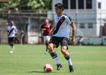 Bismarck exalta o jovem JP: ‘Um meio-campista que não se encontra mais no futebol brasileiro atual’