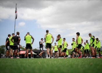 Vasco compartilha imagens do treino realizado nesta terça-feira no CT Moacyr Barbosa; confira