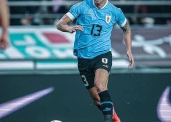 Puma Rodríguez permaneceu no banco de reservas durante o empate sem gols de 0 a 0 entre Uruguai e Equador.
