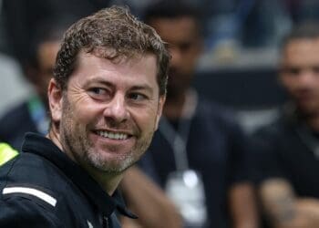 Rafael Paiva chega a seu primeiro turno completo no comando do Vasco nesta quarta-feira.