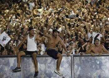 Torcedor recorre à Justiça para assegurar ingressos para a semifinal da Copa do Brasil em São Januário.