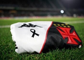 Vasco utilizará laço preto em tributo a Jorge Loureiro, pai de Felipe Maestro.