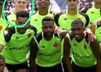 Estrella, que se treinou nesta sexta-feira em São Januário, ainda não possui uma previsão para o seu retorno.