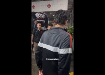 Vídeo revela Philippe Coutinho desanimado ao sair de São Januário