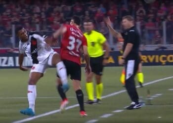 Rayan já cumpriu uma suspensão de um jogo devido à expulsão que sofreu na partida contra o Athletico-PR.