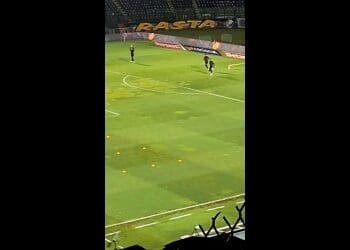 Confira o vídeo do aquecimento dos goleiros do Vasco em São Januário.