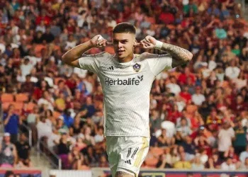 Gabriel Pec: ‘Fico sem palavras para expressar o que sinto pela torcida do Vasco’