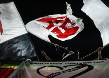 Vasco compartilha imagem da torcida em São Januário durante o jogo contra o Cuiabá.