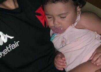 Jair compartilha foto ao lado da filha, vestindo a camisa do Vasco, após a vitória sobre o Cuiabá.