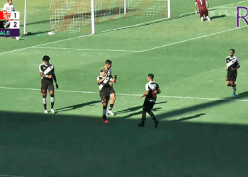 Sub-23: No intervalo do jogo no Rei Pelé, o Vasco está à frente do CRB com um placar de 2 a 1 no Brasileiro de Aspirantes.