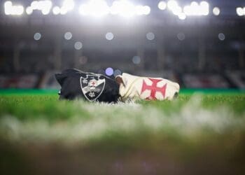 Vasco estreará a nova camisa 3 diante do Bahia nesta segunda-feira.