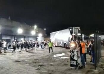 Elenco do Vasco já chegou a São Januário; assista ao vídeo da chegada