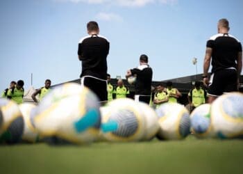 Vasco compartilha imagem do treino realizado nesta quinta-feira; confira