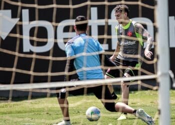 Vasco divulga imagens do treinamento realizado nesta sexta-feira; confira