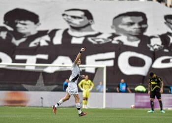 Vasco conquistou 3 vitórias e sofreu apenas 1 derrota no ‘tapetinho’ do Engenhão.