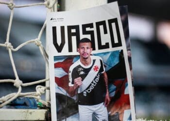 João Victor estampa a capa da Revista do Vasco, que será lançada nesta terça-feira no Engenhão.