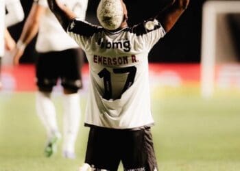Emerson Rodríguez compartilhou em seu Instagram: “Vamos, equipe, rumo à vitória!”