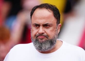 Conheça Evangelos Marinakis, o bilionário grego que demonstrou interesse na SAF do Vasco.