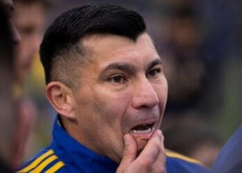 Ex-Vasco, Medel pode romper contrato com o Boca Juniors