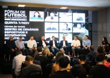 Marcelo Sant’Ana, Sarah Ramos, Clauber Rocha, Gustavo Caldeira e Rodrigo Dias estiveram presentes no Fórum de Futebol realizado no Engenhão.
