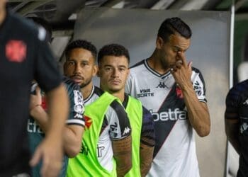 Com apenas 2 triunfos, Vasco apresenta desempenho de Z4 nos últimos 12 confrontos.