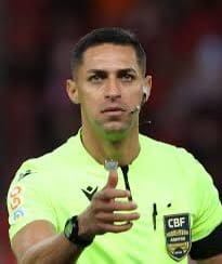 Rodrigo José Pereira de Lima, de Pernambuco, será o árbitro da partida entre Vasco e Internacional.