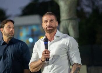 Pedrinho sobre a negociação para prorrogar o contrato de Vegetti: ‘Meu objetivo é melhorar as condições salariais dele’