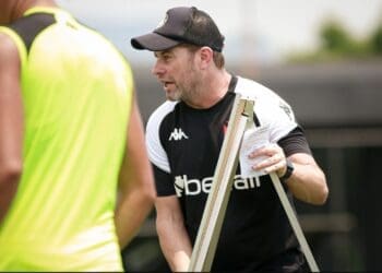 Pedrinho afirma que a permanência de Rafael Paiva será analisada ao término do Campeonato Brasileiro.