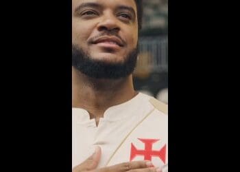 Sócios do Vasco poderão garantir a nova camisa 3 nesta quarta-feira, às 14h.