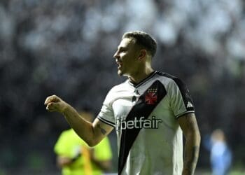 Vasco pagou aproximadamente 50% da dívida com o Athletico-PR para assegurar a contratação de Hugo Moura.