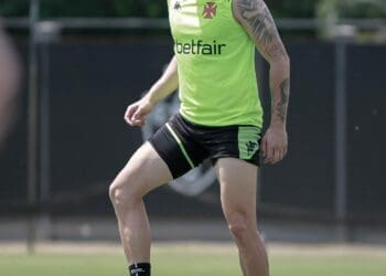 Vasco compartilha imagens do treino realizado nesta quarta-feira no CT Moacyr Barbosa; veja as fotos.